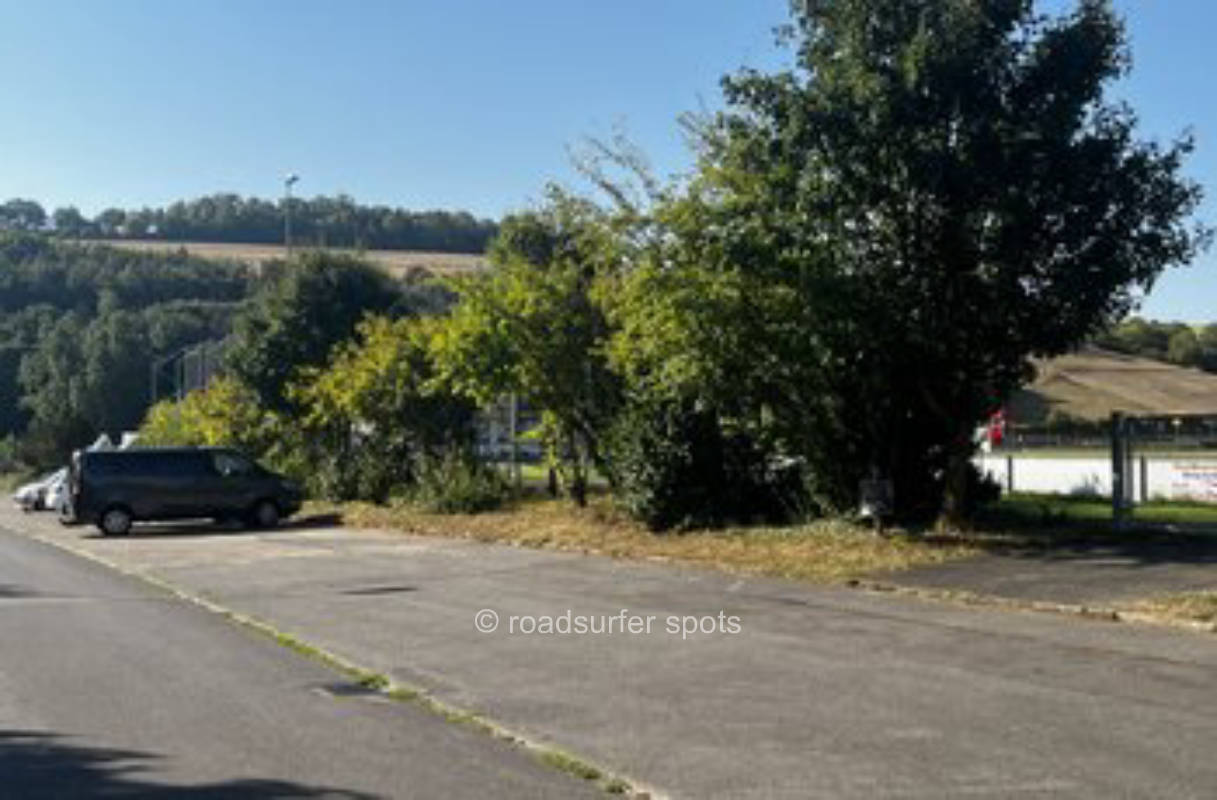 Parkplatz vor dem TSV Neunkirchen