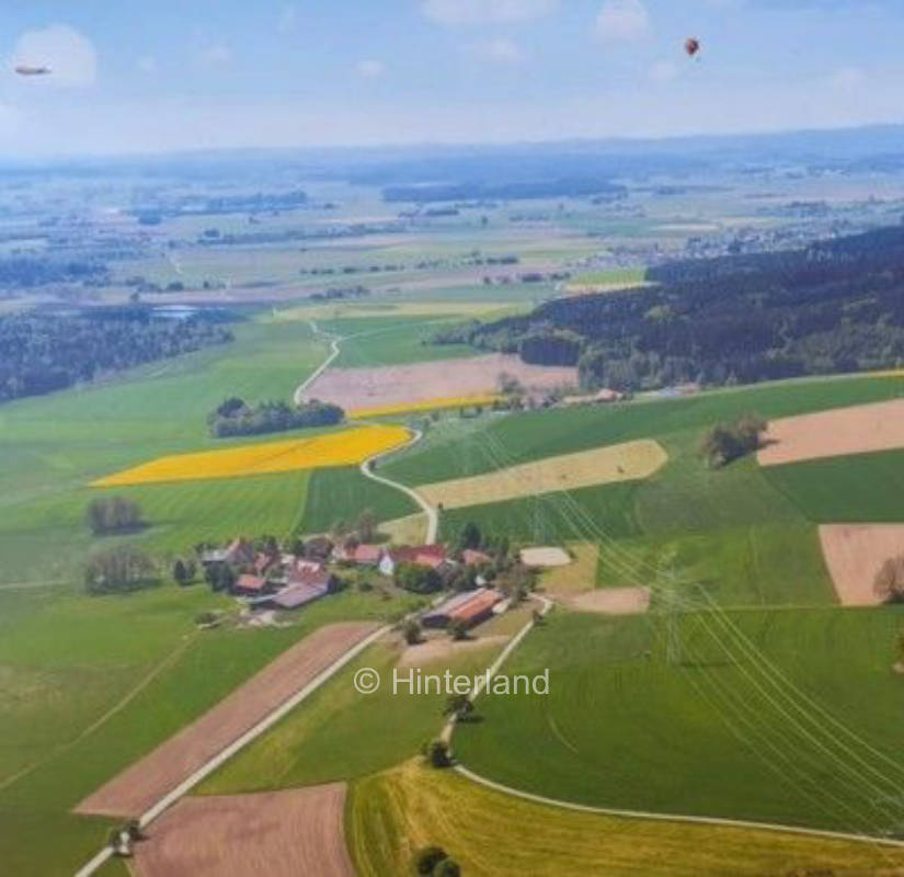 Am Hof mit Blick über das Voralpenland