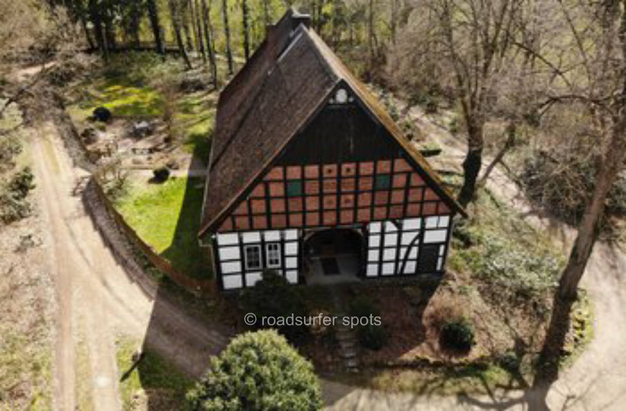 Sicher und ruhig, nah der Autobahn