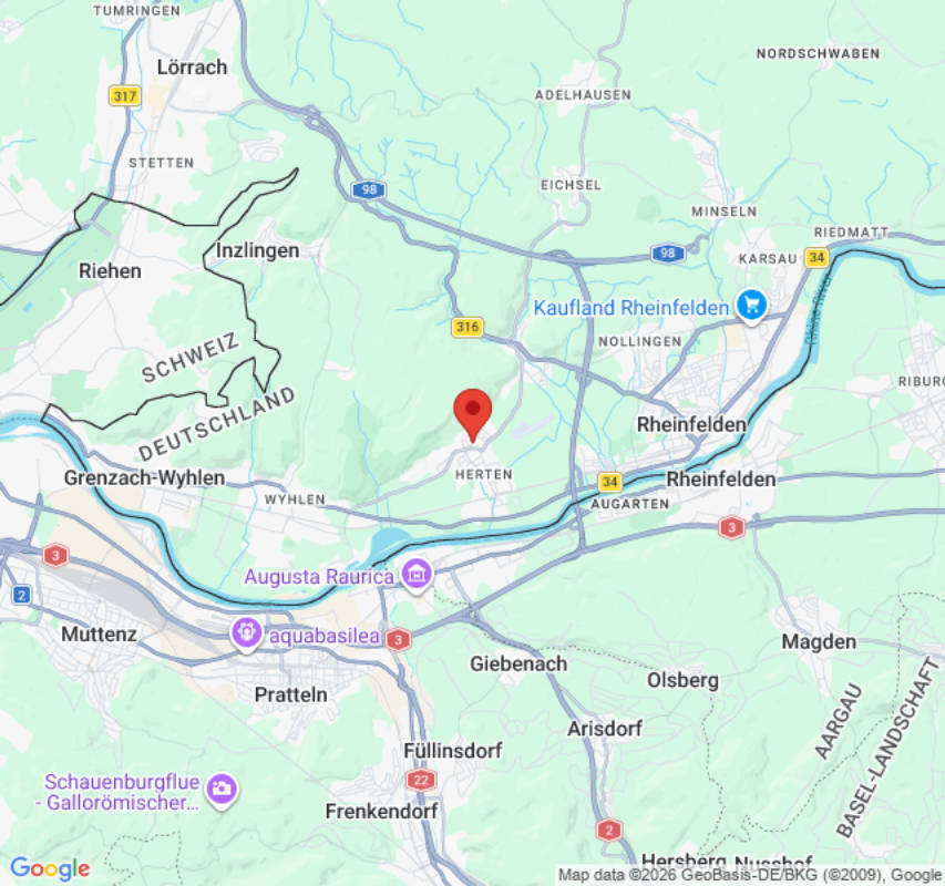 Zeltwiese im Ort am Rhein-Radweg