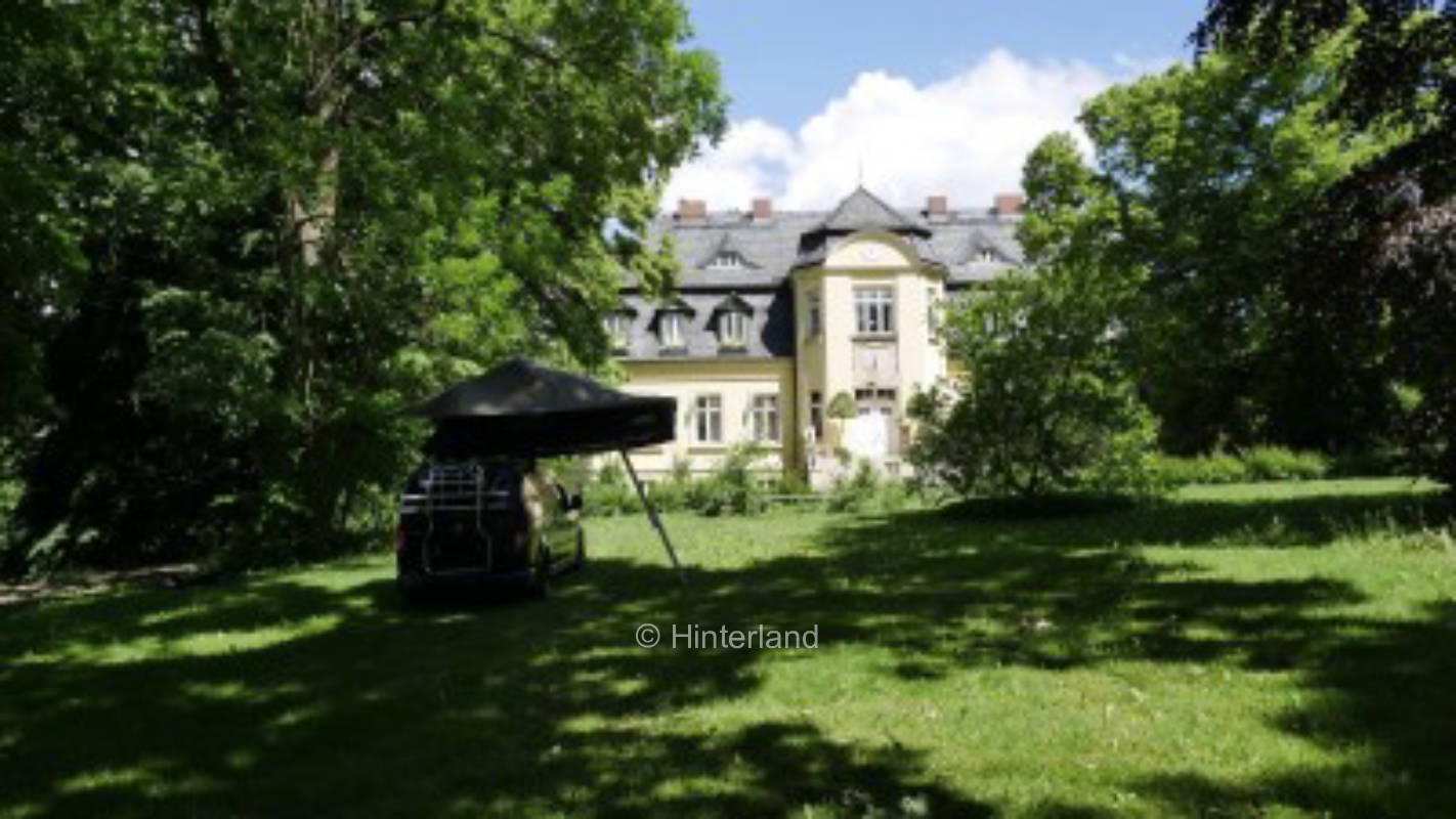 Unter Sternen im Gutshausgarten