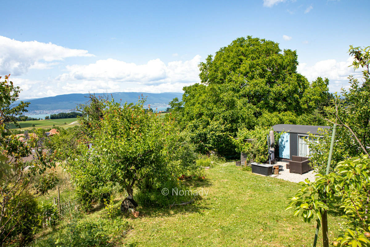 Roulotte mit Seesicht in Chabrey, privater Stellplatz