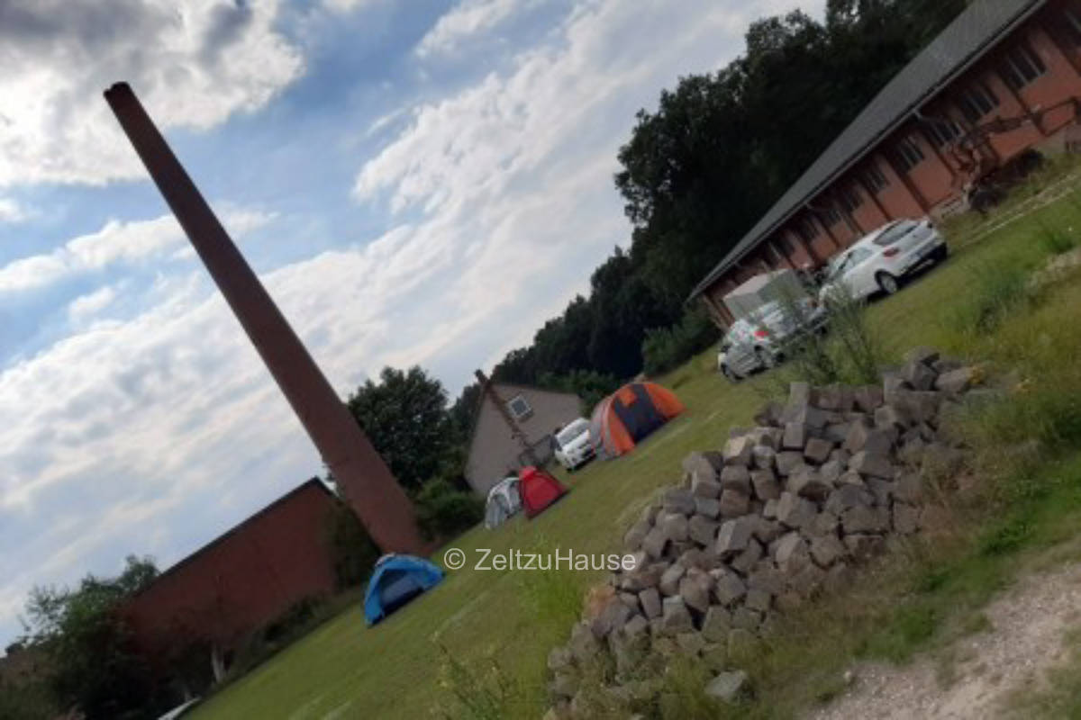 Zelten auf altem Fabrikgelände mittig zwischen Hamburg u Hannover
