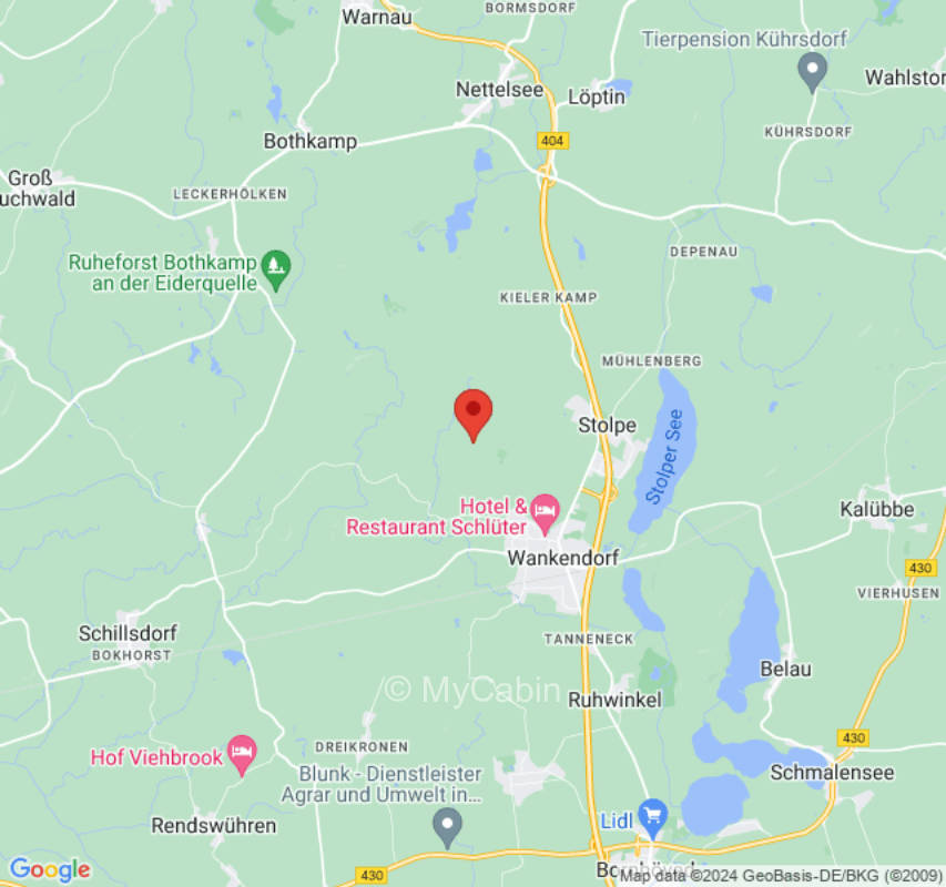 Abgelegene Wiese mit Platz