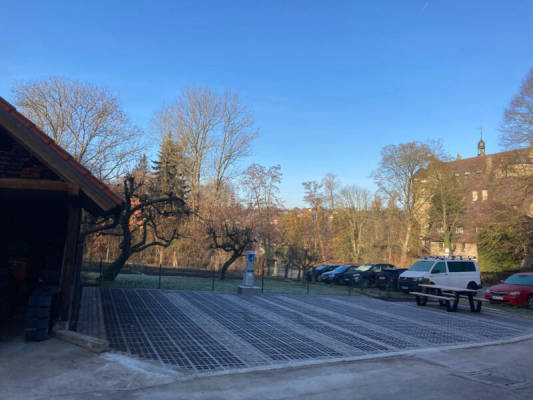 Stellplatz mit Schlossblock