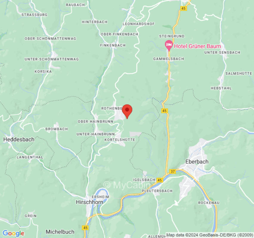 Abgelegen auf einer freie Fläche mitten im Grünen