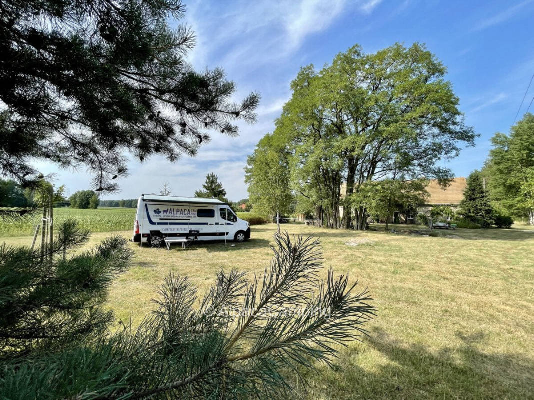 Quiet & exclusive! Special pitch surrounded by forest & field!