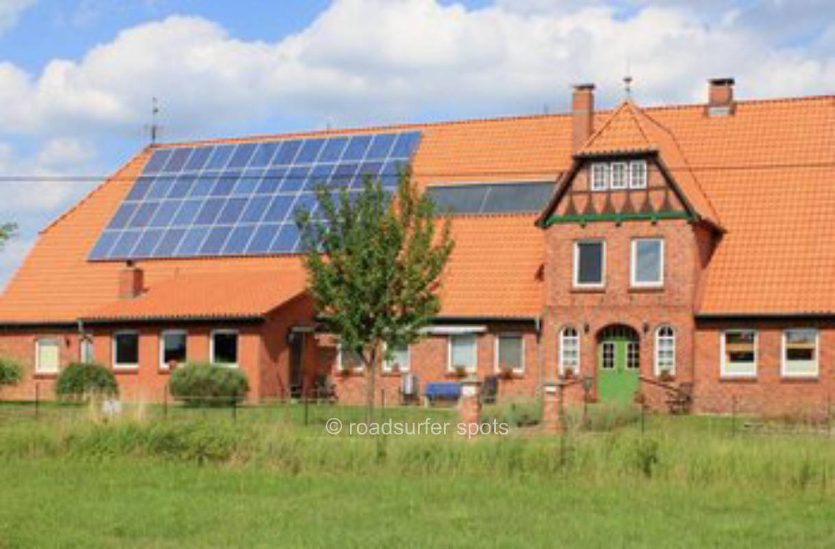 Spend the night on the Elbe