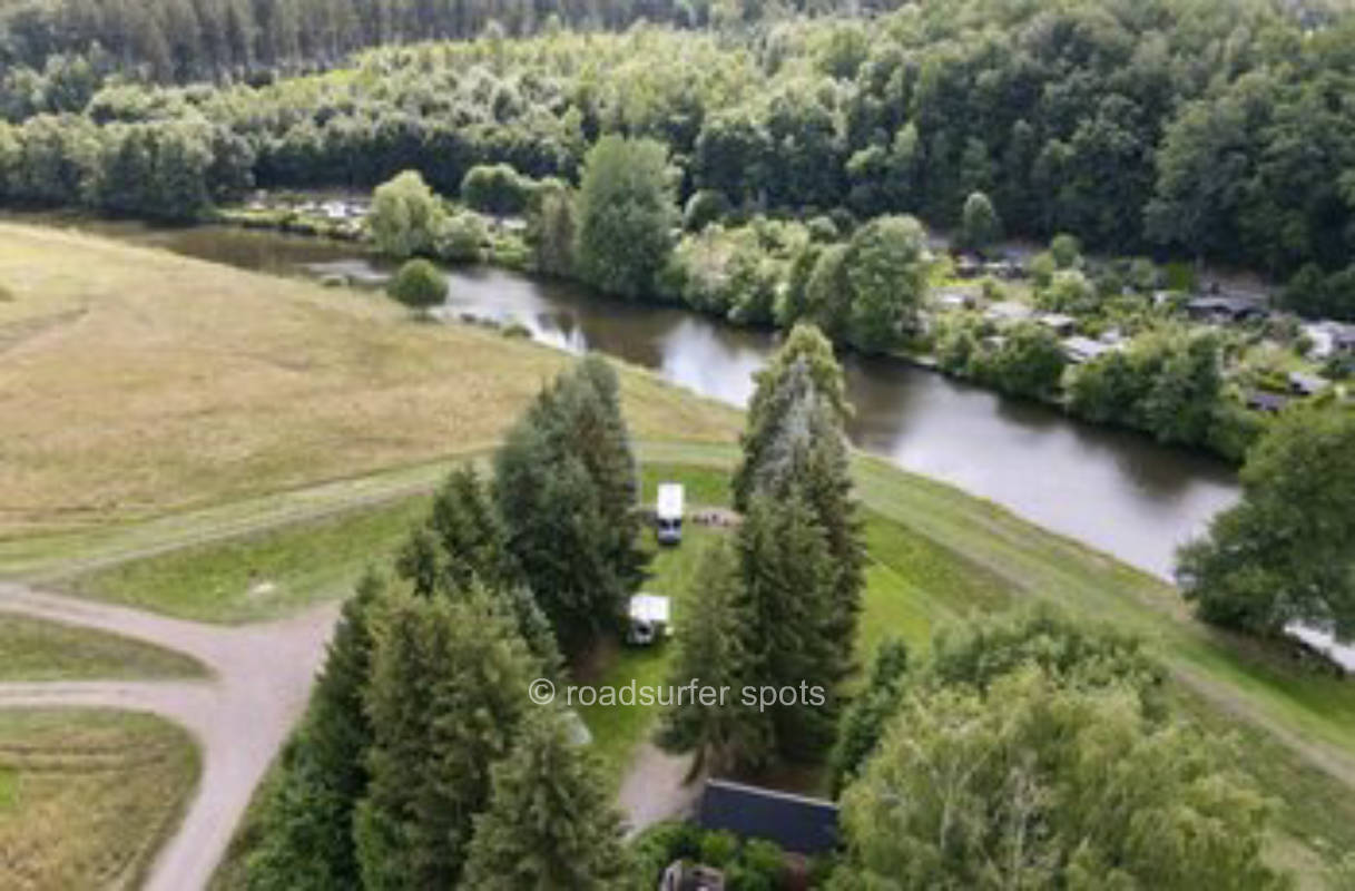 Camping Traum am Fluss