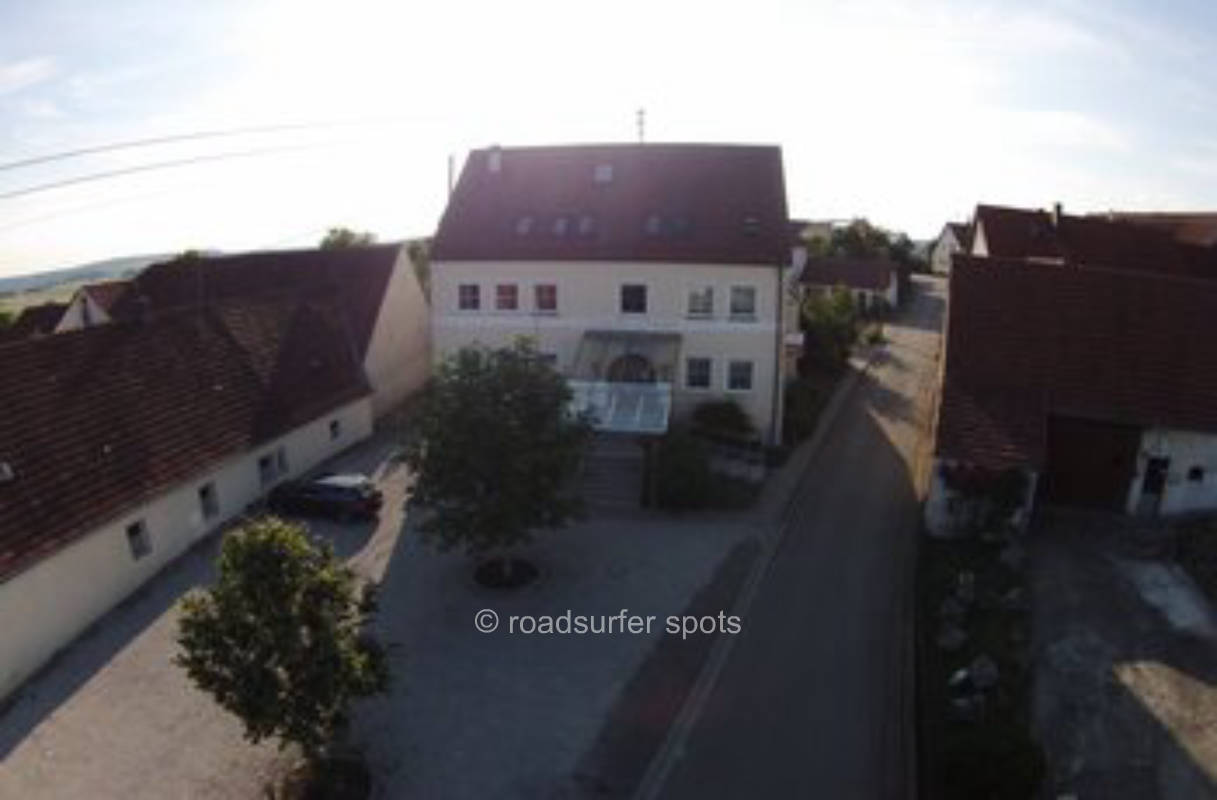 Parkplatz vor dem Landgasthof