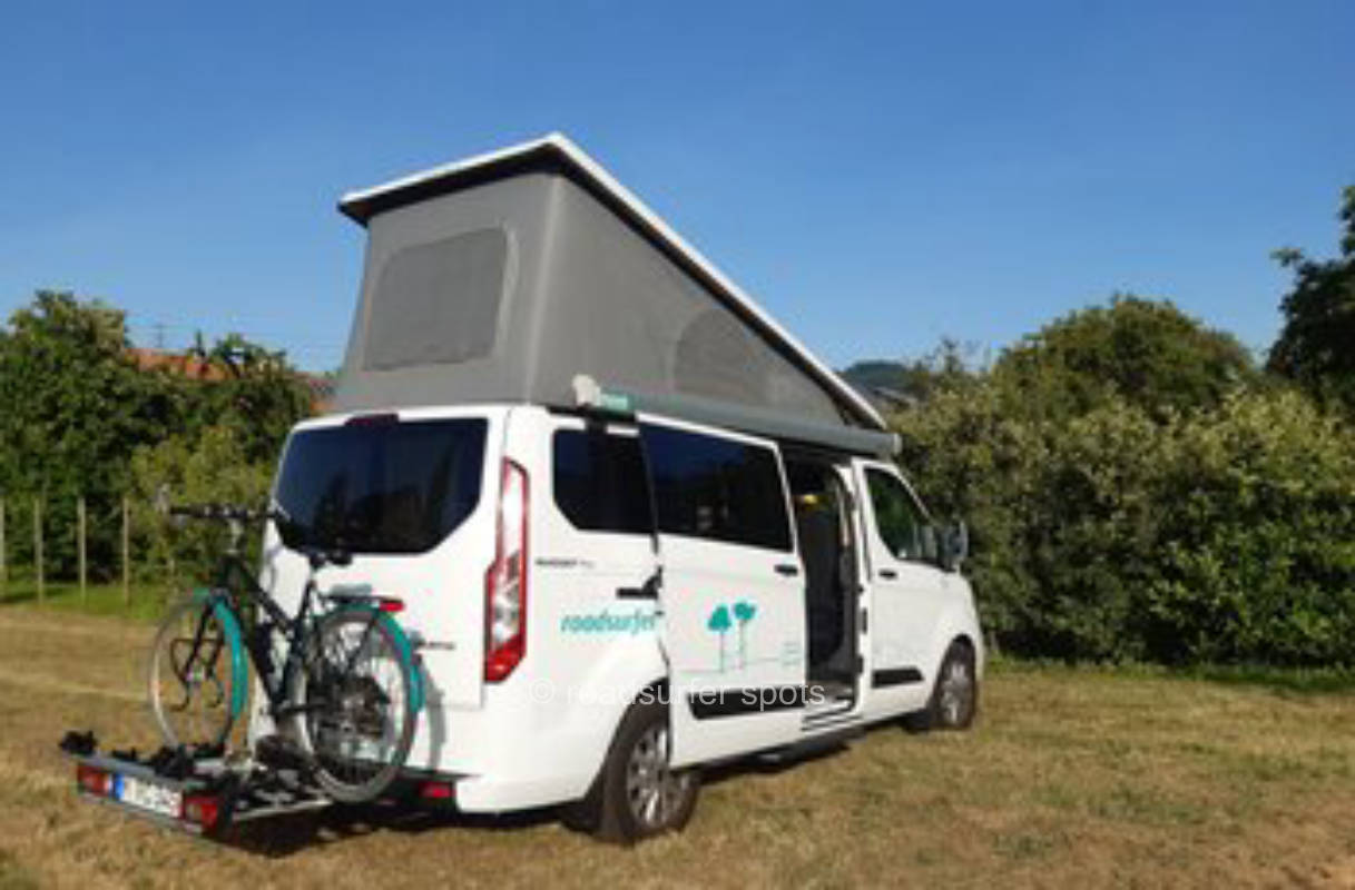 Camping auf der Obstwiese am Weingut