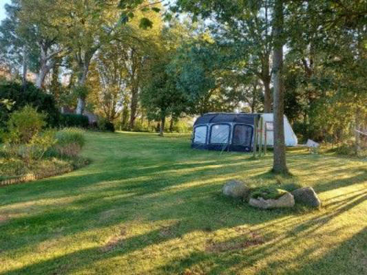 Peaceful & Idyllic in the Farm Garden