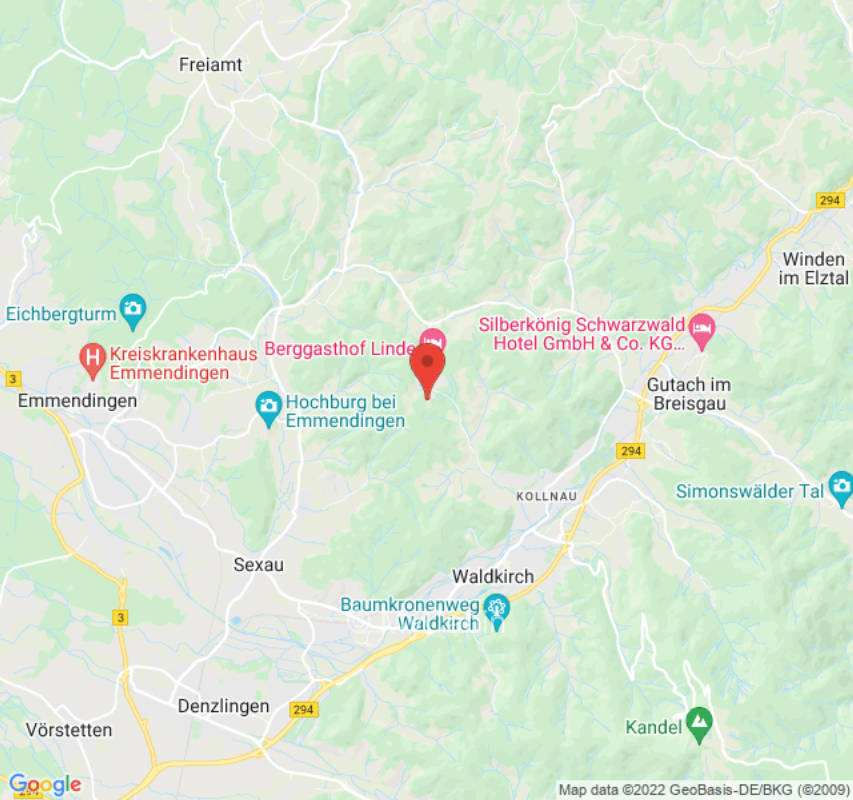 Naturbaden im Herzen des Schwarzwaldes mit Blick auf Freiburg