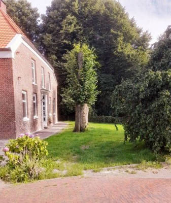 Parking space in the garden by the park in East Frisia