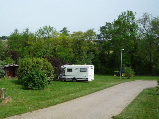 Wohnwagen & Wohnmobilstellplatz in Wachenheim