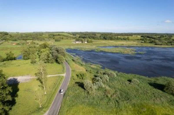 Quiet Valley Stay: Wildlife & Sunrise Views