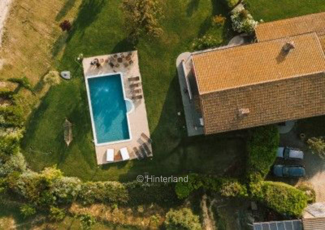Piazzola con vista aperta vicino al torrente, privater Stellplatz