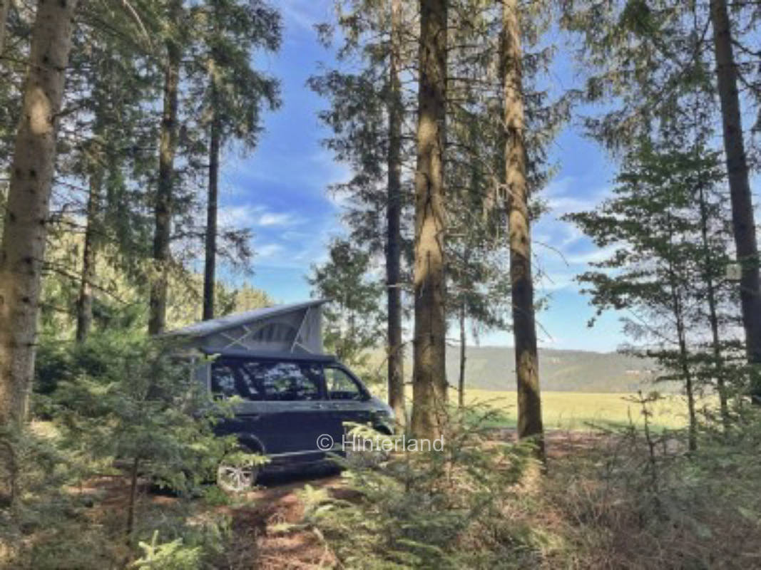 Camping im Wald auf 1000 Meter Höhe