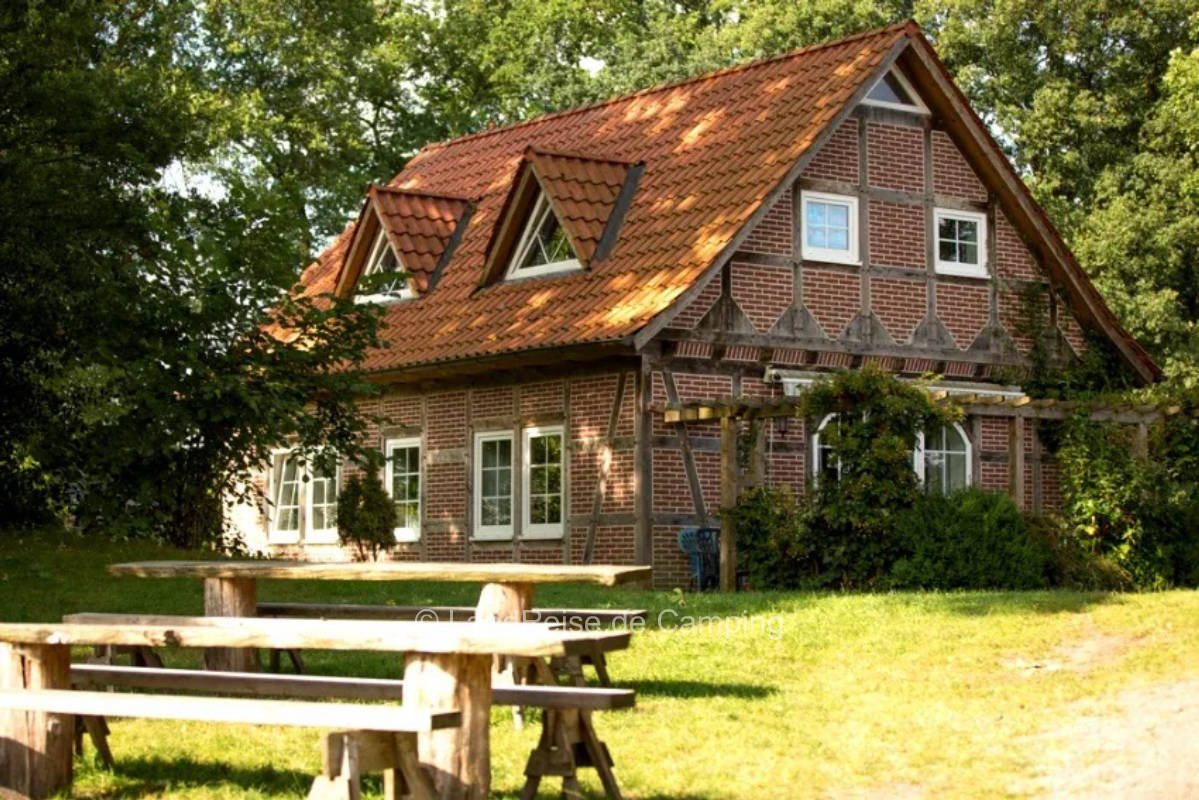 Pitch at the horse paddock- Directly at the nature reserve