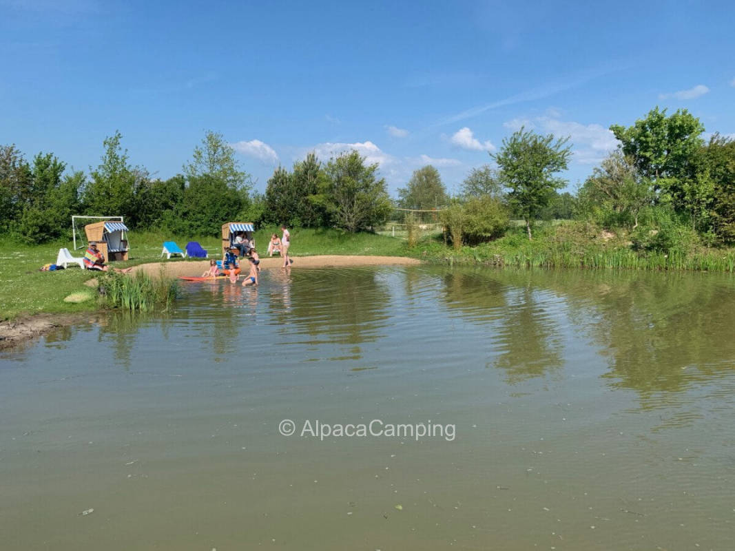 " Seeblick 1" directly at the in-house swimming pond