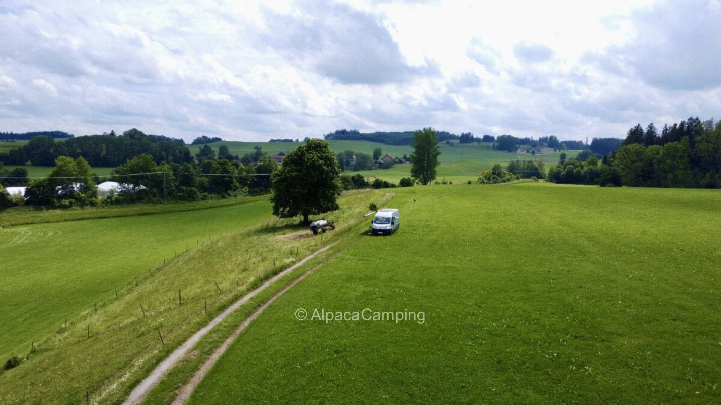 Single parking space at the Schumpenlinde