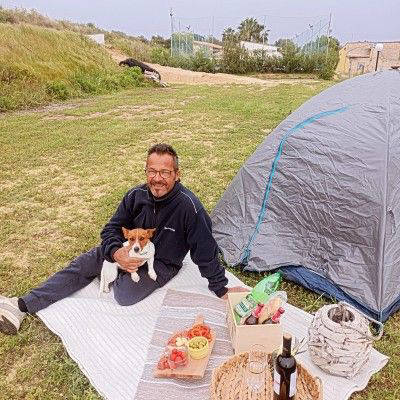 Hillside Camping Escape in Peaceful Niscemi