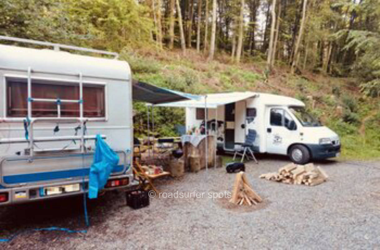 Stellplatz Blockhütte