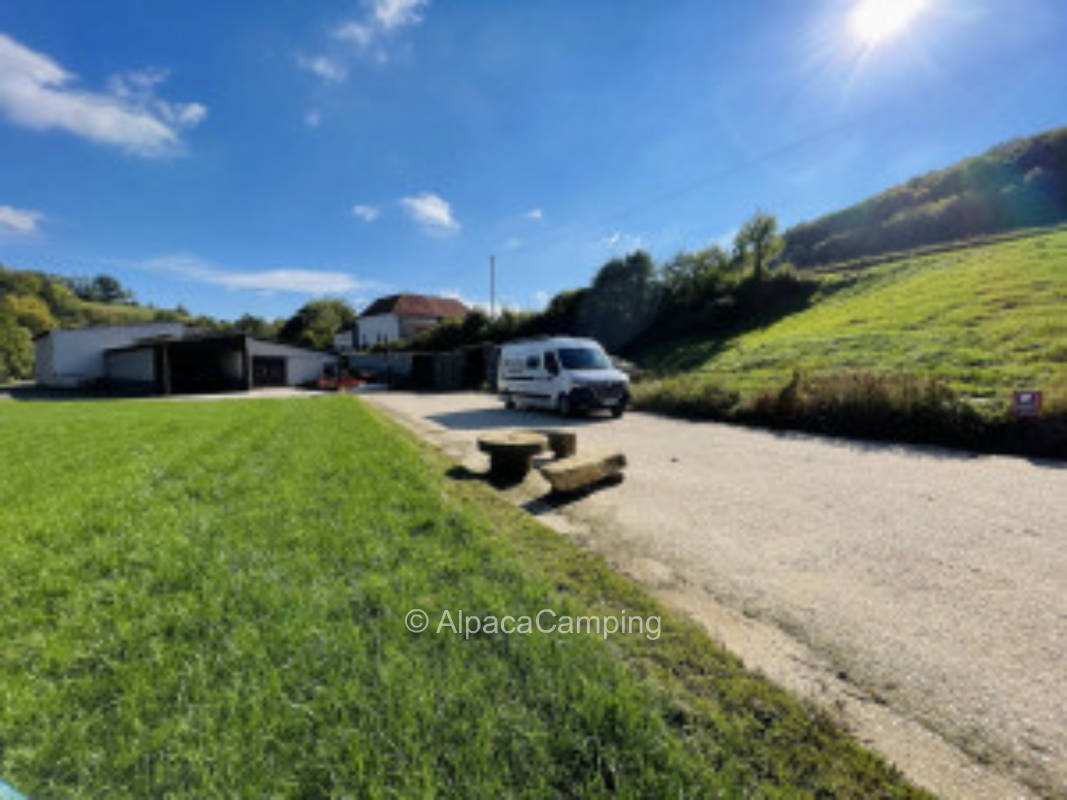 befestigter Stellplatz Nr. 3 "an dem Sandstein"