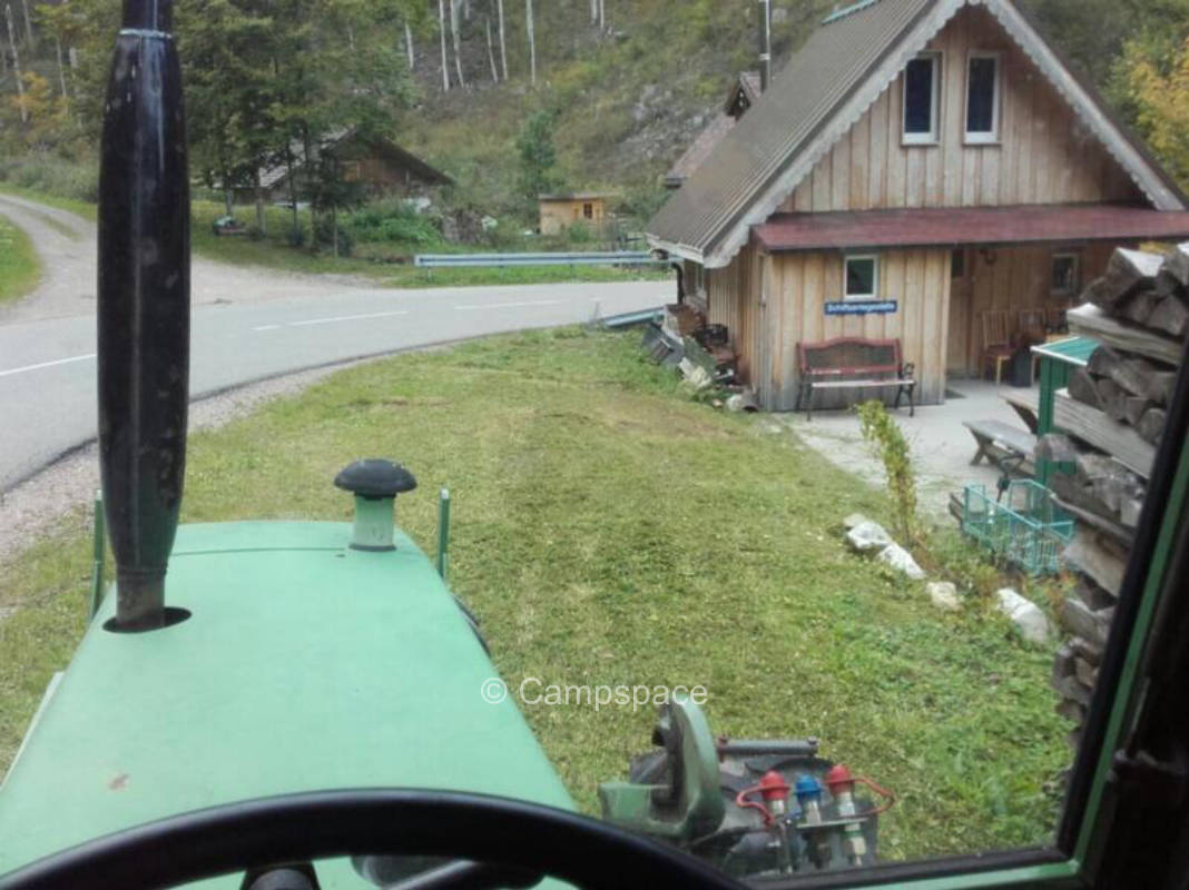 Stellplatz mit Rastplatz, Grill und Pizzaofen