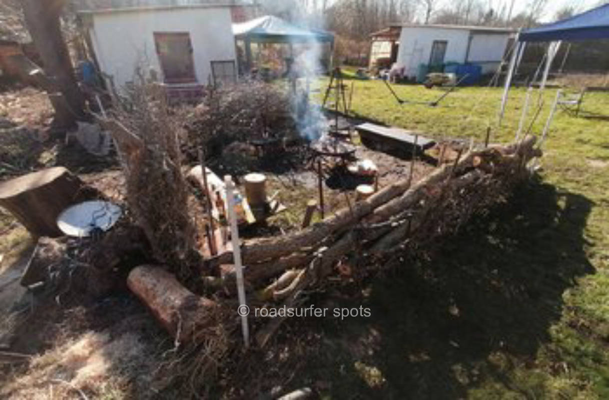 Zum kleinen Zeltdorf