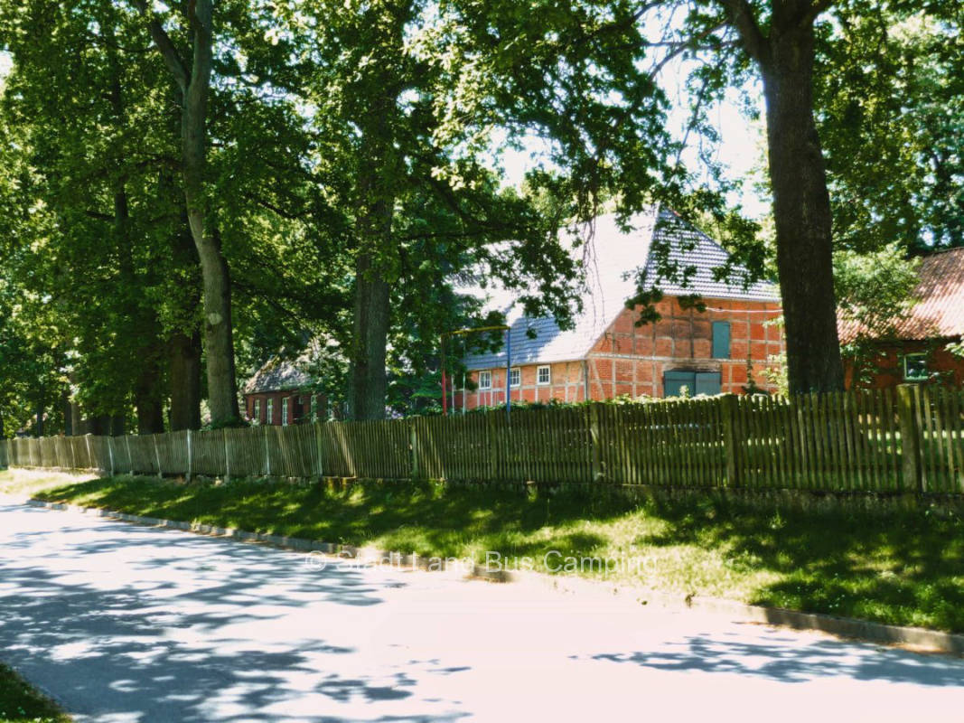 Heidehof Carstens - At the fence