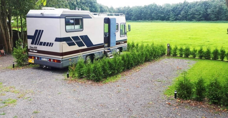 Stellplatz für Wohnmobile mit Stromanschluss (Campspace 4992)