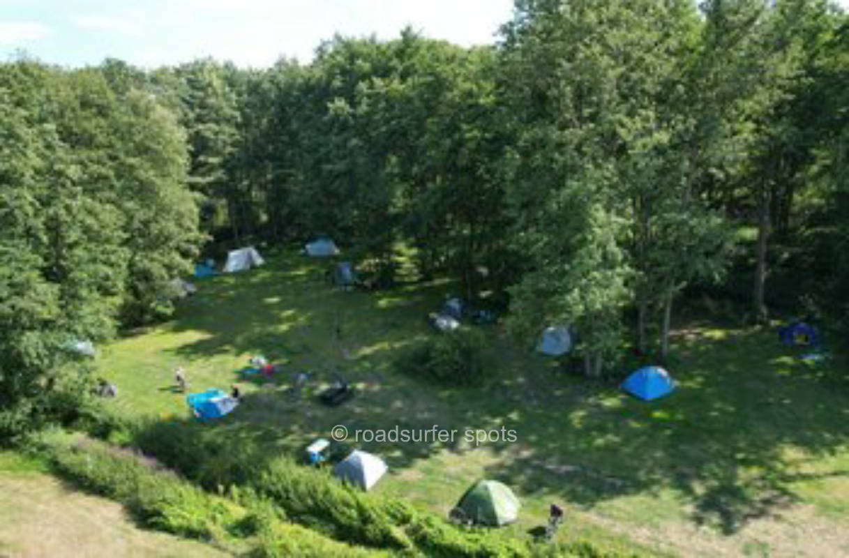 Zelt-Campingplatz am Wald ohne PKW