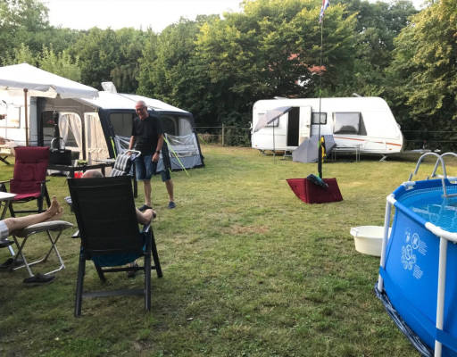 Wohnwagen & Wohnmobilstellplatz in Dickel