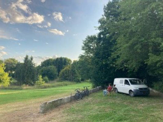 Stellplatz im Grünen im Norden von München
