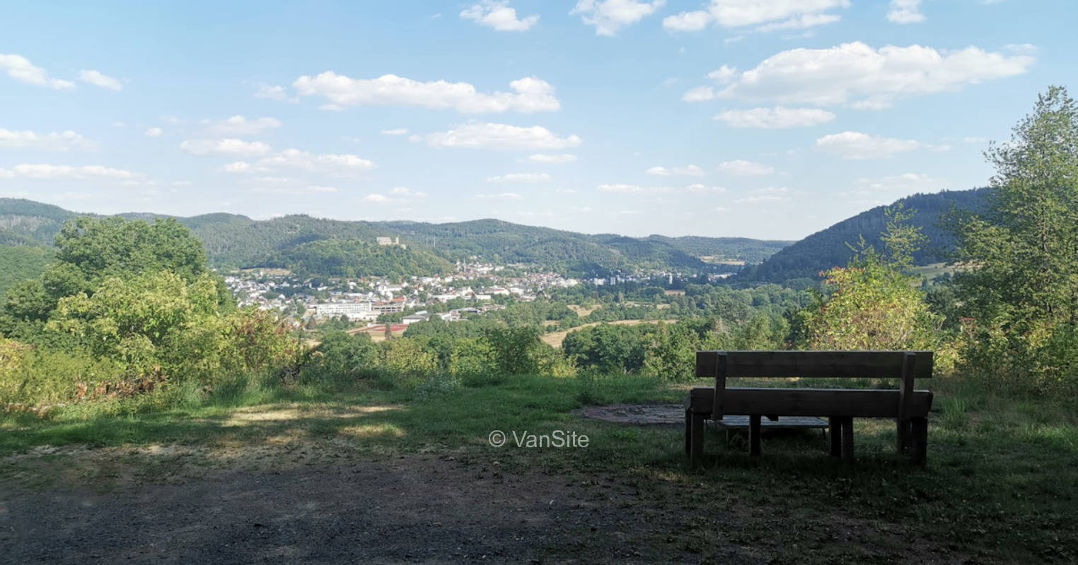 Pitch with view at the edge of the forest