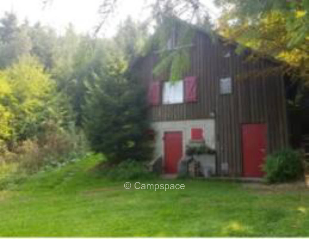 NATURISMUS auf vereinseigenem Wiesengelände mitten im Wald