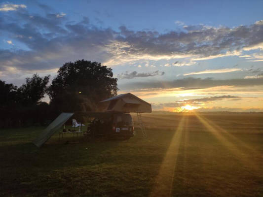 Naturnahe Alleinlage mit Sonnenuntergang (Campspace 4438)