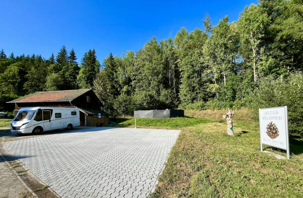 Kurzzeit stellplatz auf waldcamping