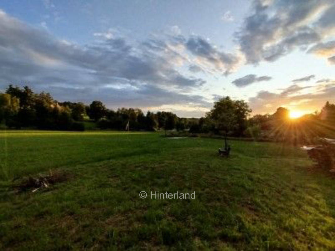 Stellplatz auf Wiese nur 5km von der A3