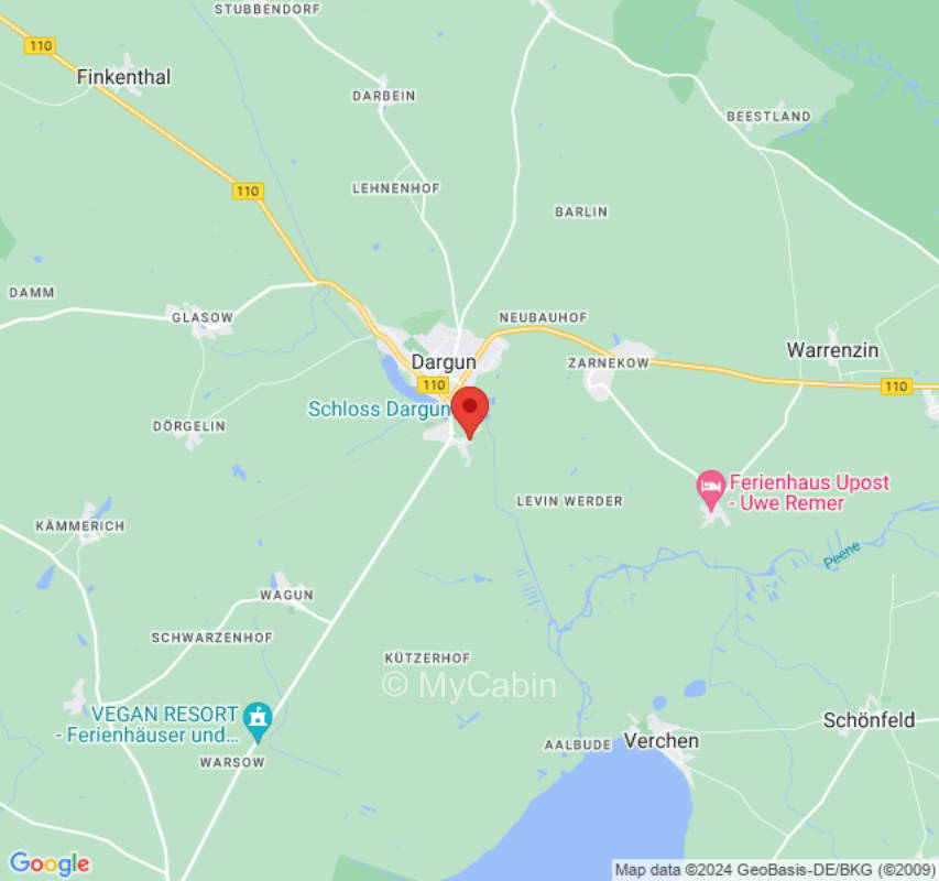 Stellplatz gegenüber eines Schloßparks