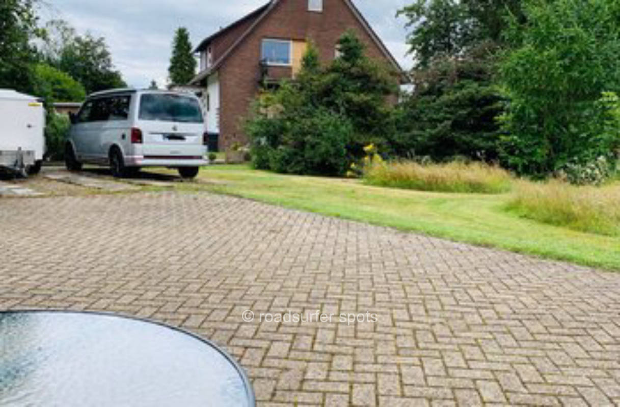 Heide Wohnmobile Stellplatz im ruhigen Dorf