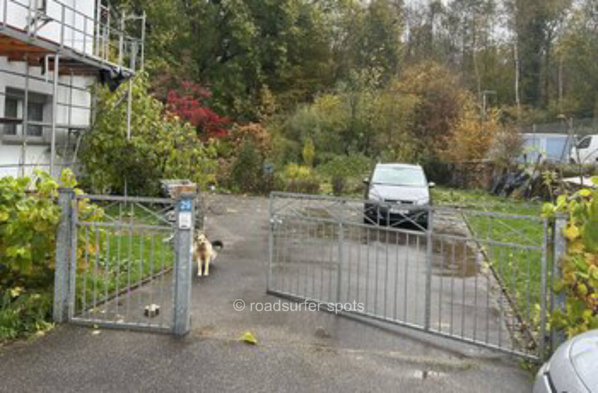 Camping in ruhiger naturnaher Lage am Waldrand