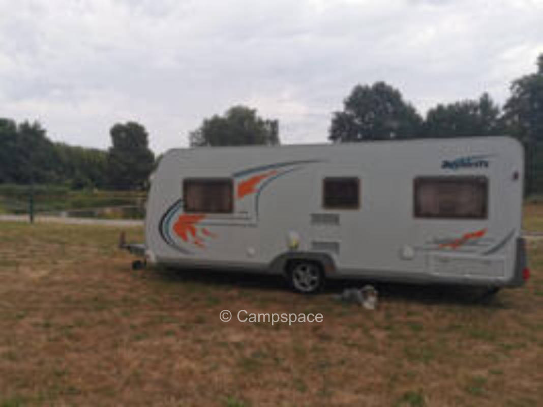 Nature camping in the Erlengrund at the gate to the Dahlener Heide
