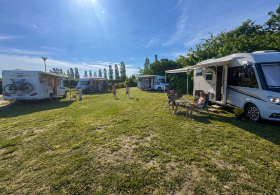 Platz für Wohnwagen, Van, Wohnmobil (Campspace 13673)