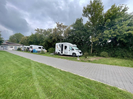 Wohnwagen & Wohnmobilstellplatz in Fladungen