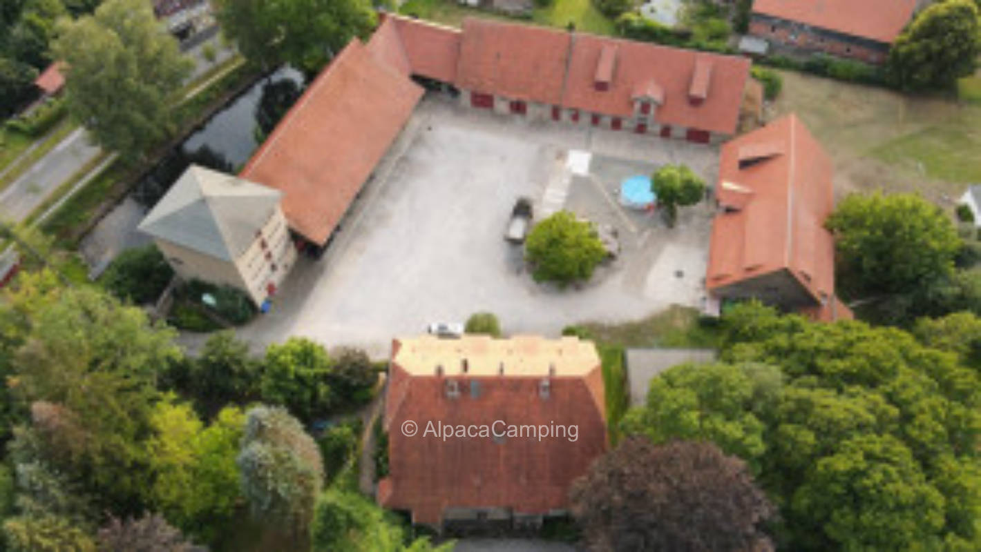 Stellplatz in historischem Hofambiente #1