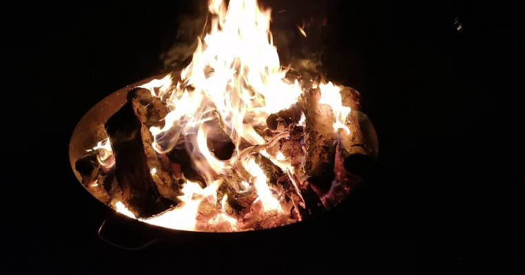 Overnight stay with romantic campfire