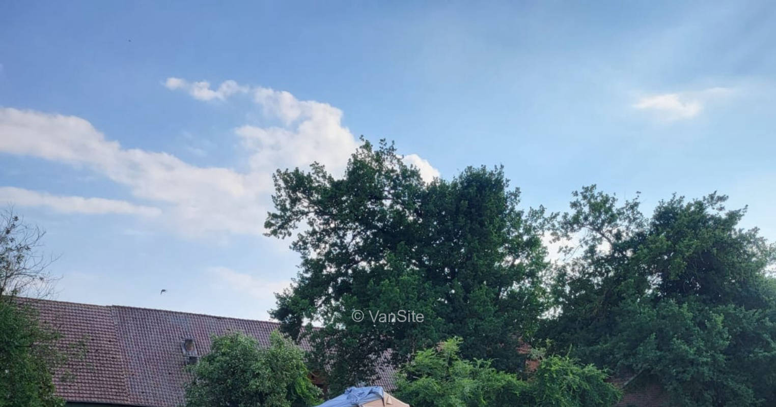 Erholung im grünen auf der Obstwiese mit Grillparzer