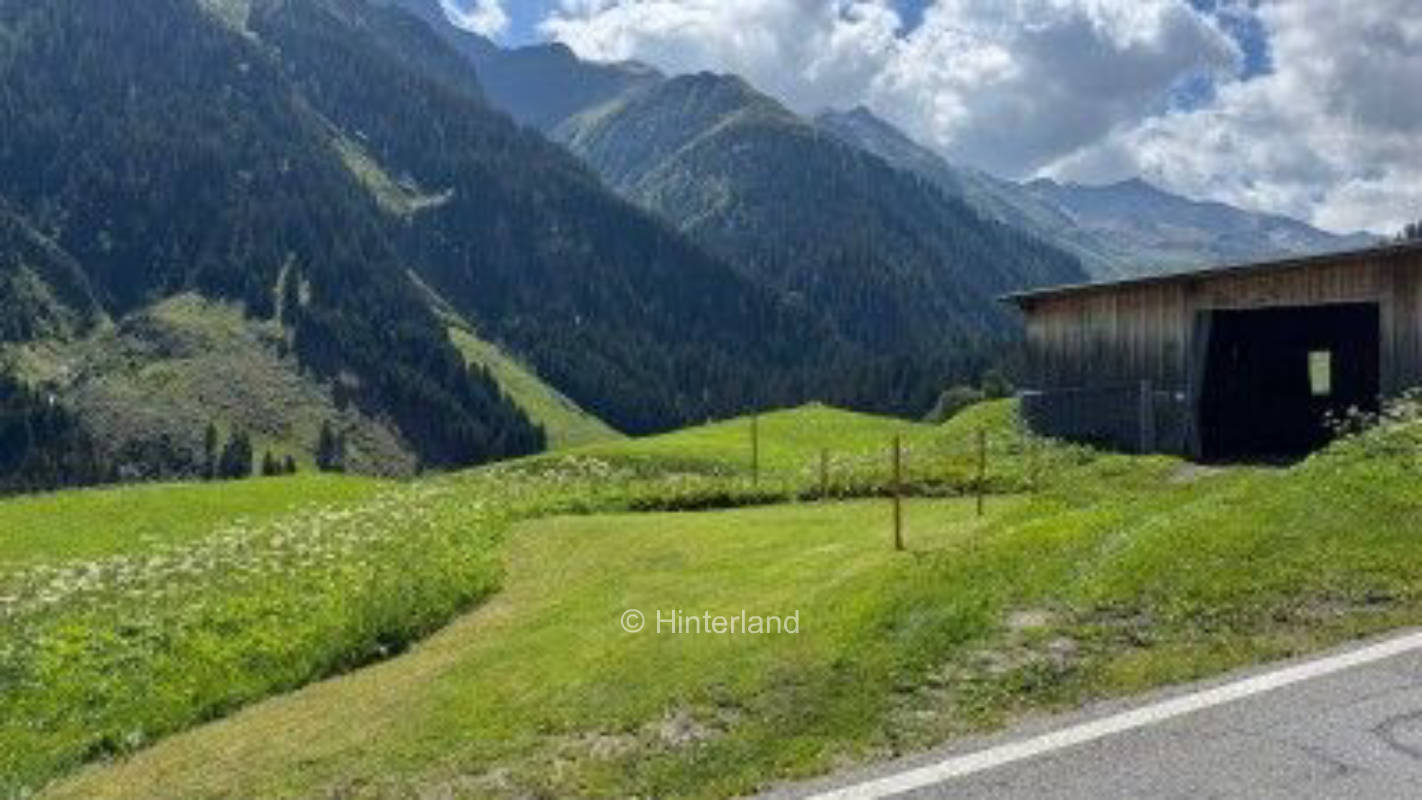 Am Bauernhof im Bergdorf auf 1500m